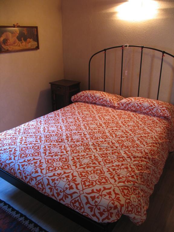 Casa Vacanze La Meridiana Бачено Стая снимка